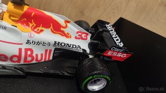 Max Verstappen - Red Bull Racing - Minichamps white 1:18 - 13