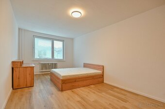 Na prenájom moderný 3 izbový byt, 84m2 - 13