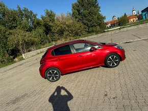 Peugeot 208 1.2 PureTech Allure E6d-ISC - 13