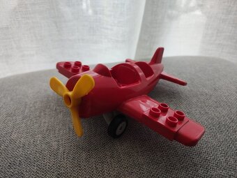 LEGO DUPLO figurky a dopravne prostriedky - 13