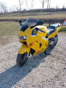 Honda vfr 800fi šport turing - 13