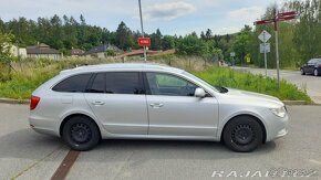 Škoda Superb II MR 2011 Combi 2.0 TDI 125 kW pekný - 13