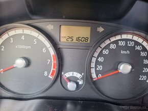 Kia Rio 1.4 LX - 13