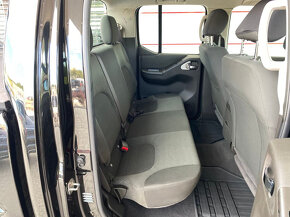 Nissan Navara Double Cab 2.5 DCi 140 kW - 13