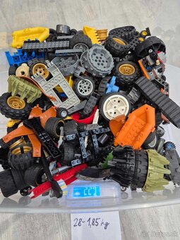 LEGO MIX 33kg + 10320 + 21322 (2x) - 13