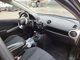 Predám Mazda 2 , 1.3 benzín - 13