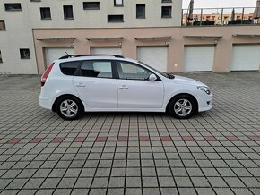 HYUNDAI i30 CW  1,6 CRDI, 66.KW, R.V.2010, STK A EK 2026 - 13