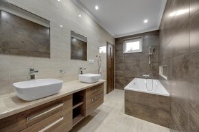 Na predaj | 4 izbový rodinný dom 130 m² s bazénom - Malacky - 13