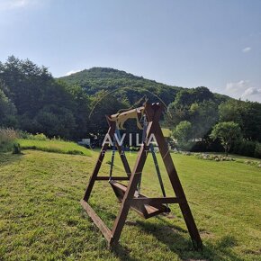 Jedinečná šanca: Exkluzívny stavebný pozemok s panoramatický - 13