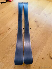 Detské lyže Rossignol 130 cm + lyziarky 220-230 mm + palice - 13