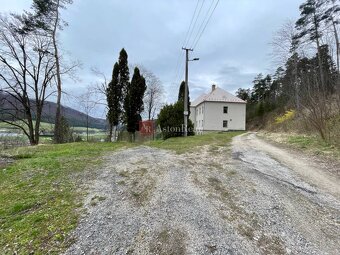 Ponúkame Kaštieľ v nádhernom prostredí prírody na predaj. Do - 13