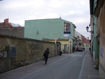 PONÚKAME NA PRENÁJOM OBCHODNÝ NEBYTOVÝ PRIESTOR - 13