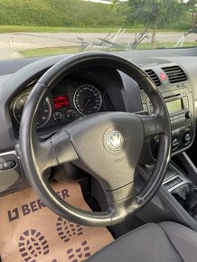 Volkswagen Golf 5 Comfort = 1.6 FSI, 85kW, Benzin = - 13