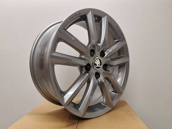 #32 Škoda, Vw alu disky 7,5x17 5x112 ET36 CMS C27 - 13