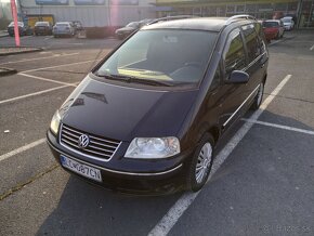 VW Sharan 1. 85kw  7miest rv.2004 - 13