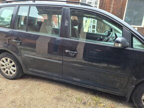 Predám náhradné diely na Volkswagen Touran facelift2007-2013 - 13