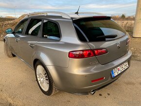 Alfa Romeo 159 2.4 JTDm Sportwagon, automat - 13