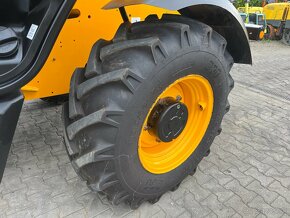 Teleskopický nakladač manipulátor JCB 535-125 Hi Viz - 13