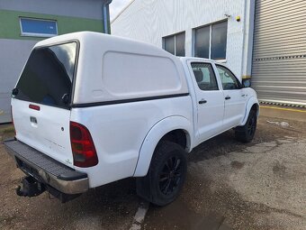 TOYOTA HILUX 2,5 DIESEL 4X4 UZÁVIERKU MA - 13