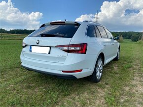 Škoda Superb Combi 2.0TDI 110kW DSG - 13