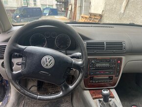 Volkswagen Passat - 13