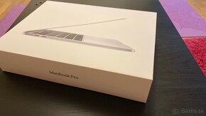 Predám Macbook Pro 13" (2020) 16GB RAM 512GB SSD - ako nový - 13