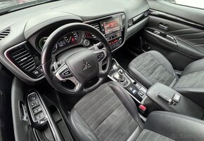 Mitsubishi Outlander 2.4 PHEH PLUG-IN HYBRID, 4WD - 13