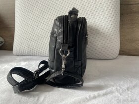 Čierna pánska príručná taška cez rameno - 13