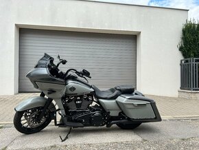 Harley Davidson Road Glide - 13