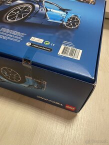 LEGO® Technic 42083 Bugatti Chiron - 13