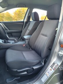 MAZDA 3 BL 1.6 16V bez hrdze model 2010 - 13