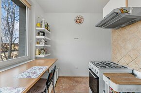 Na predaj | 3 izbový byt s veľkou loggiou 11 m² - Družstevná - 13