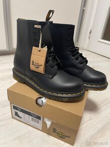 Dr. Martens NOVE - 13