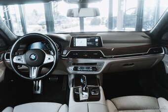 BMW 750Li xDrive - 13