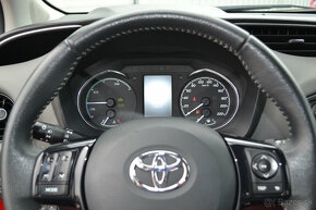 Toyota Yaris Hybrid - 13