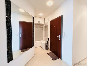 Exkluzívny priestranný zrekonštruovaný 3i apartmán, 87m2 - 13