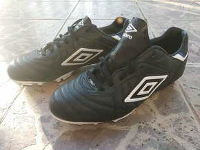 Predám pánske kopačky Umbro - 13