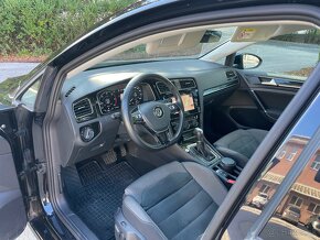 VW Golf 2,0 TDi Highline DSG (2018) - 13