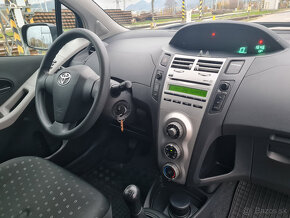 Toyota Yaris 1.3 VVT-I Summer Cool - 13