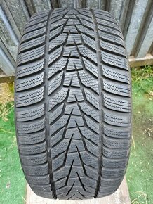 Špičkové,prakticky nejazdené zimné pneu Hankook - 245/40 r18 - 13