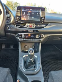 Hyundai i30 CW 1.5 T-GDi mHEV iMT Play - 13