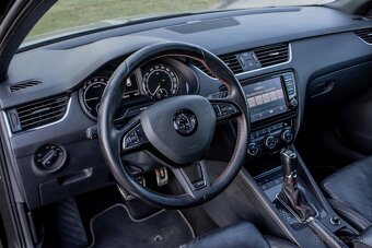 Škoda Octavia Combi 2.0 TDI RS DSG - 13