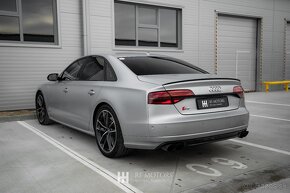 Audi S8 Plus - 13