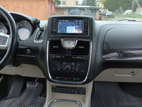 Lancia Voyager 2.8crdi Platinum r.v.2013,120kw 7 miestna - 13