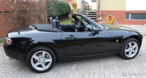 • MAZDA MX-5 1.8i, 93 kW, čierna metalíza, r.v. 2006 • - 13