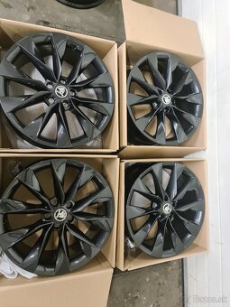 5X112 R19 ŠKODA-CRYSTAL 8,0J ET45 - 13