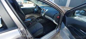 KIA CEED SW 1.6 Benzín - 13