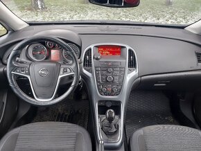 Opel Astra Sport Tourer Drive 1.4 benzín - 13