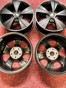 5x112 R16 ČERNÉ originál Škoda Octavia 3 - ET46 - 13