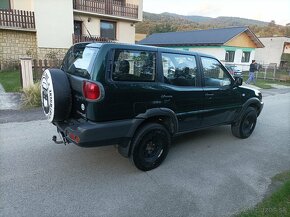 Nissan Terrano 2 2.7 - 13